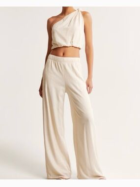 Abercrombie & Fitch Crinkle Textured Pull-On Pant